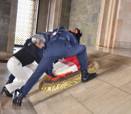 CUMHURİYETİMİZİN 100.YILINA GİRERKEN BAŞÖĞRETMENİMİZİN HUZURUNDA SÖZ VERDİK